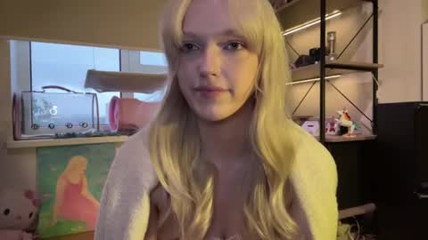 Snapshot of kortneyhiedeman chatting on June 11, 6:28 pm Ariela online show from June 11, 6:28 pm