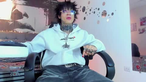 Snapshot of koryu_skull chatting on March 31, 12:23 am KORYU online show from March 31, 12:23 am