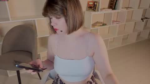 Snapshot of koshka__zhena chatting on July 1, 9:47 pm Kitty Wifey online show from July 1, 9:47 pm