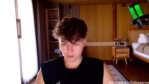 Snapshot of kotkasarvoo chatting on September 24, 5:44 am Danny online show from September 24, 5:44 am