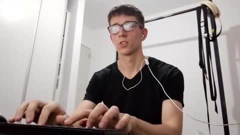 Facu online show from December 23, 11:08 am