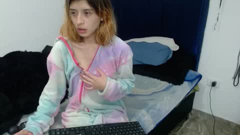 kratos_and_afrodita online show from October 23, 4:12 am