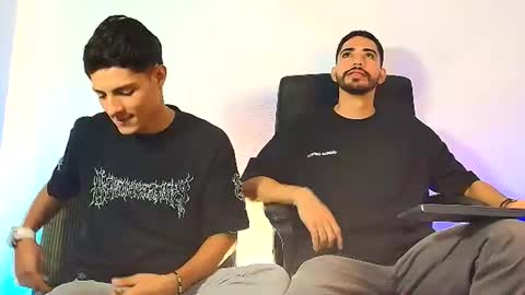 kratoswolf online show from July 10, 4:09 pm
