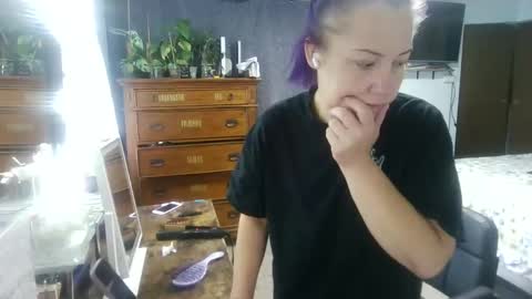 kreamyk420 online show from November 1, 5:26 pm