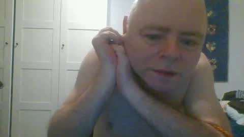 Snapshot of kreolsk34 chatting on October 8, 1:25 am kreolsk34 online show from October 8, 1:25 am