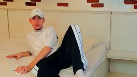 KrewVaughn online show from March 16, 7:01 am