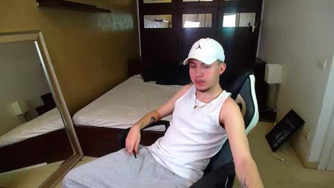 KrewVaughn online show from March 21, 5:34 am