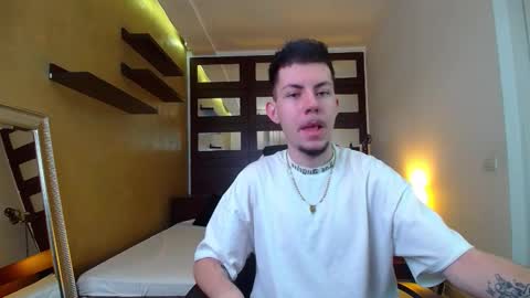 KrewVaughn online show from March 22, 5:44 am