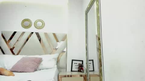 Krisvany online show from December 14, 1:33 am