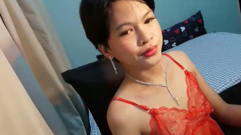 Snapshot of krimpie_xx chatting on April 7, 10:37 am krimpie_xx online show from April 7, 10:37 am