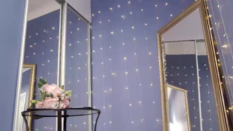 kriskras__ online show from December 4, 5:17 am