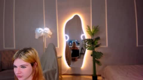 krispy_starr online show from September 19, 2:40 pm