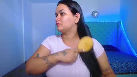 kriss_sweetboobs online show from January 10, 11:00 am
