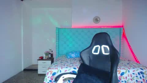 kriss_sweetboobs online show from January 21, 12:18 pm