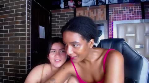 kriss_sweetboobs online show from February 25, 3:05 pm
