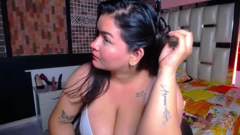 kriss_sweetboobs online show from September 12, 2:28 pm