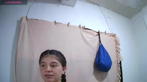 Snapshot of krissone_1 chatting on April 11, 9:19 pm krissone online show from April 11, 9:19 pm