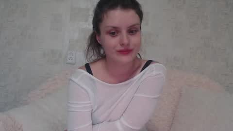 krissvoss online show from August 2, 6:06 pm