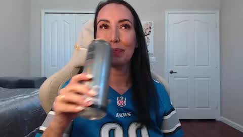 Krissy online show from December 22, 3:44 pm