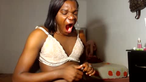 kristal_cox2 online show from July 26, 11:39 am