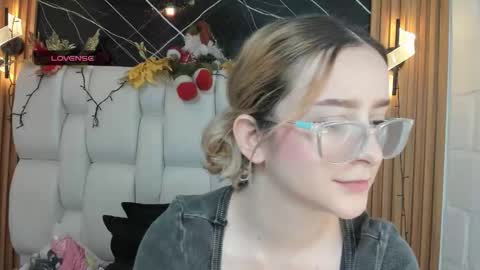 kristal online show from December 19, 1:29 pm