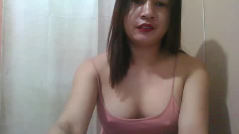 Snapshot of kristalheart chatting on February 16, 11:45 pm krunchee online show from February 16, 11:45 pm