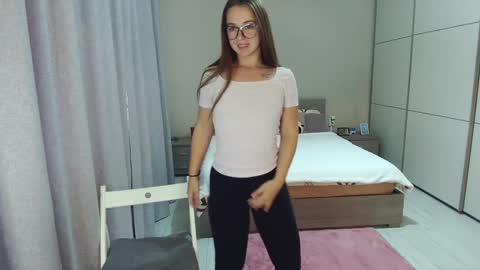 twitter    Annemarye 23 online show from October 2, 9:38 am