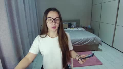 twitter    Annemarye 23 online show from January 7, 8:39 am