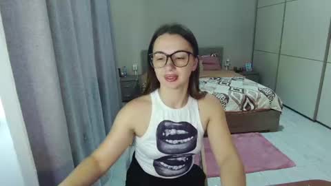 twitter    Annemarye 23 online show from June 20, 6:38 am