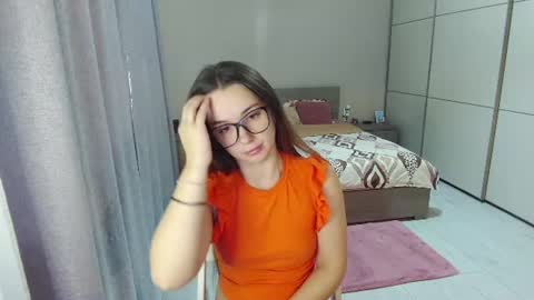 twitter    Annemarye 23 online show from July 21, 5:43 am