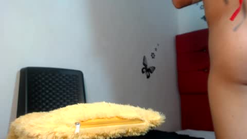 Snapshot of kristaltsxxx chatting on February 23, 7:07 pm kristal online show from February 23, 7:07 pm