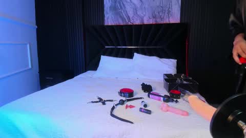 Kristen Bread online show from September 20, 7:37 pm