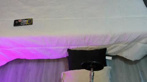 Kristen Bread online show from October 10, 6:51 pm