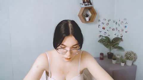 Snapshot of kristenx_x chatting on October 8, 7:17 am Kristen online show from October 8, 7:17 am