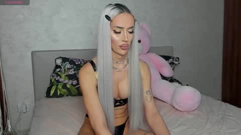 Snapshot of kristhedoll chatting on February 20, 9:04 pm Kris the doll online show from February 20, 9:04 pm