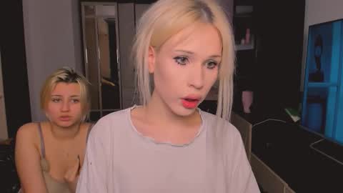 Snapshot of kristialsoopp chatting on December 14, 9:19 pm kristialsoopp online show from December 14, 9:19 pm