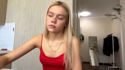 Snapshot of kristifelicien chatting on June 11, 5:16 am Blake online show from June 11, 5:16 am