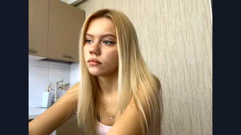 Snapshot of kristifelicien chatting on June 13, 5:27 am Blake online show from June 13, 5:27 am