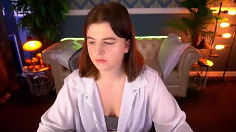 kristifoxy online show from June 15, 12:18 pm
