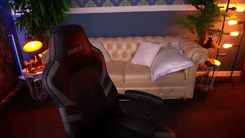 kristifoxy online show from June 20, 12:41 pm