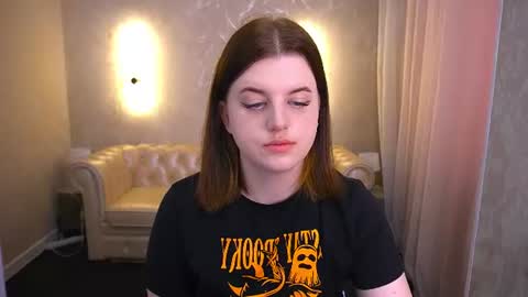 kristifoxy online show from July 8, 5:23 am
