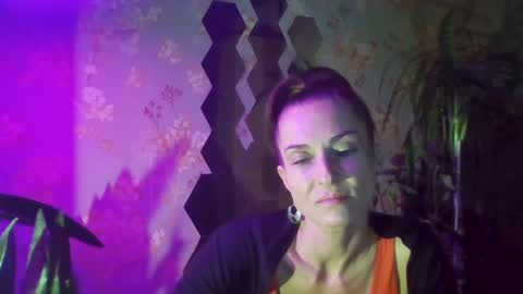 Snapshot of kristinagold44 chatting on January 1, 10:24 pm Kristina online show from January 1, 10:24 pm