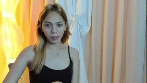 Snapshot of kristine_lux chatting on May 21, 7:21 pm kristine online show from May 21, 7:21 pm