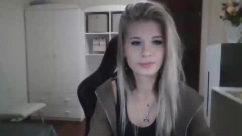 KristineAmore online show from September 30, 2:11 pm