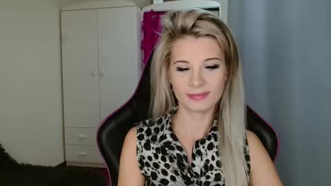 KristineAmore online show from October 24, 6:21 am