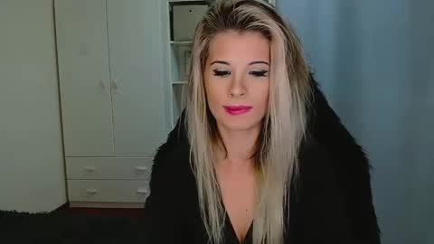 KristineAmore online show from November 14, 4:17 pm