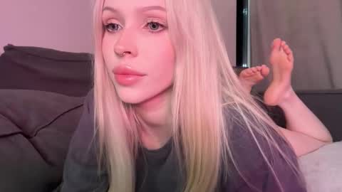 Kristy and Alice online show from February 21, 5:03 pm