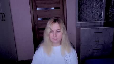 Kristy online show from May 30, 7:11 pm