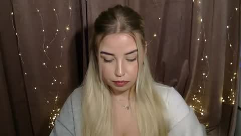 KristyFlowers online show from December 9, 10:22 am