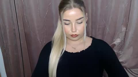 KristyFlowers online show from December 17, 10:01 am